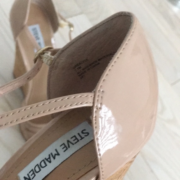 Host PickπSteve Madden NudePatent Greatful Wedges - Picture 5 of 6